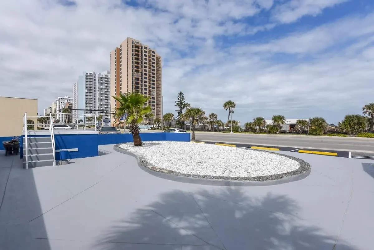 Breathtaking King Suite #9 Steps To Daytona Beach 0*,  Stati Uniti
