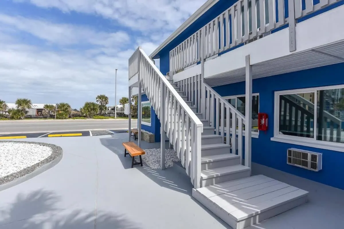 Breathtaking King Suite #9 Steps To Daytona Beach